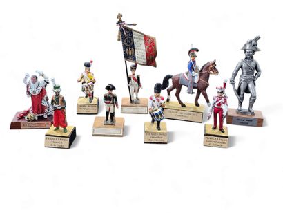 SET OF FOURTEEN LEAD SOLDIERS from the Napoleonic...