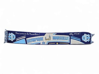 •	Olympique de Marseille – écharpe marine...