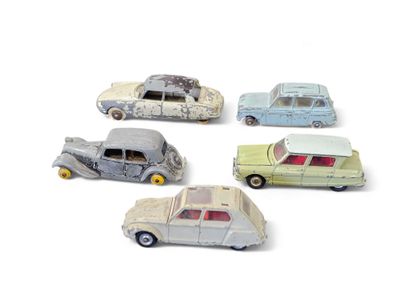 DINK TOYS 
5 voitures de marque citroen ,peugeot...