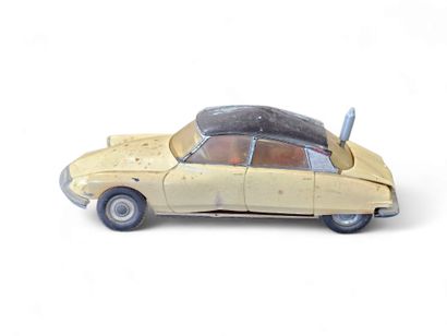 JEP France 
CITROEN DS 19 avec moteur a friction...