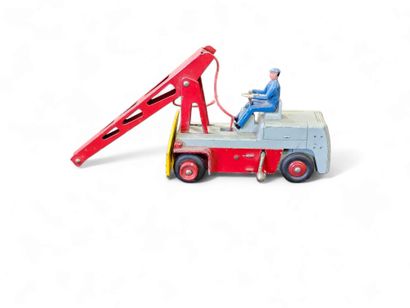 DINKY TOYS 
une grue mecanique salev en ...
