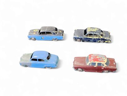 DINKY TOYS
4 voitures de marque SIMCA,peugeot
en...
