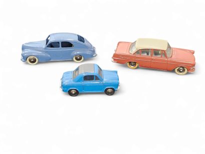 DINKY TOYS 
Peugeot 203 bleu
Etat:moyen
On...