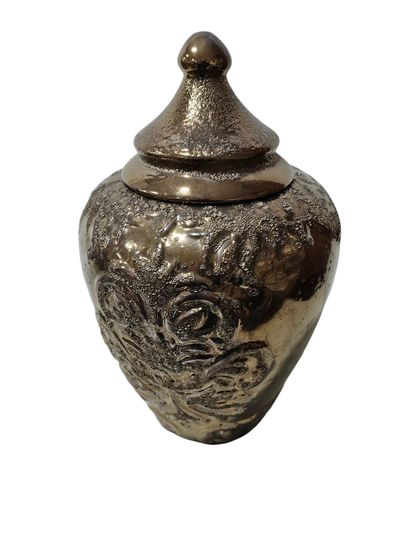 TODO MUNDO HOLLAND 
covered pot in glazed...
