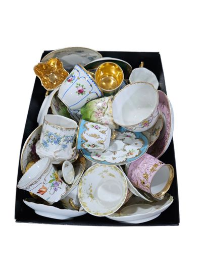Ensemble de tasses et sous tasses en por...