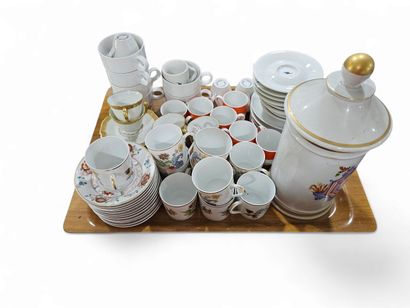 Differentes parties de services à café en...