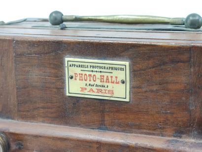 PHOTO-HALLE PARIS
Portable camera with plates....