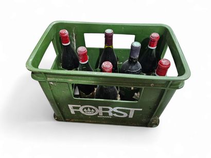 Caisse de sept bouteille de vin rouge 
En...