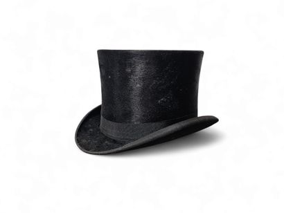Top hat 
Hat box