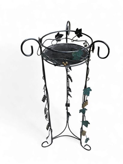 Camping chair 
On y joint 
Small black metal...
