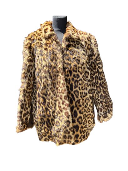 A fur coat, Leopard style