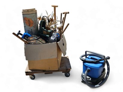 Palette de fond de garage, aspirateur rowenta,...