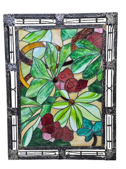 Modern Ollioules work
Polychrome stained...
