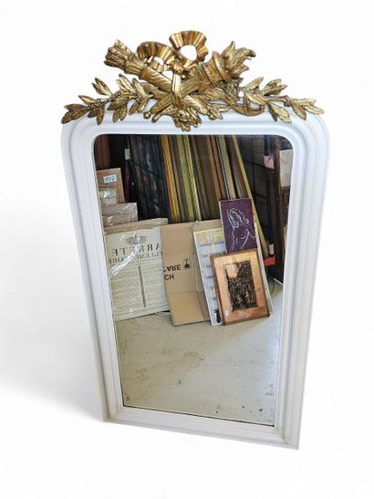 Miroir de style louis philippe en bois naturel...