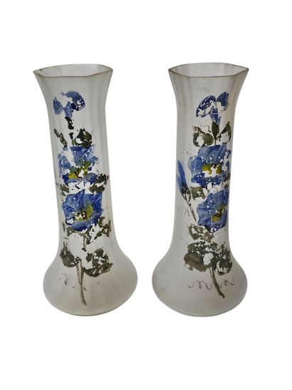 Paire de vase en verre à décor de fleurs