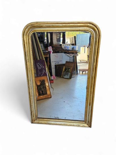 Miroir de style louis philippe en bois doré
Travail...