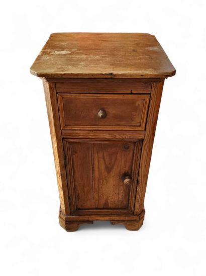Semainier in white wood with cream and brown...