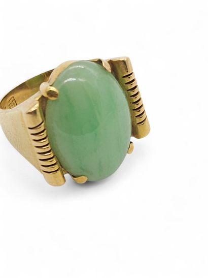Yellow gold 750° scrolling ring set with...