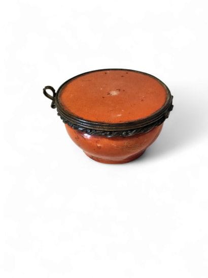 CHINA
Small orange enameled porcelain tobacco...