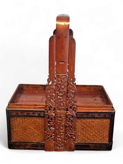 SOUTH CHINA VIETNAM Rectangular picnic basket...