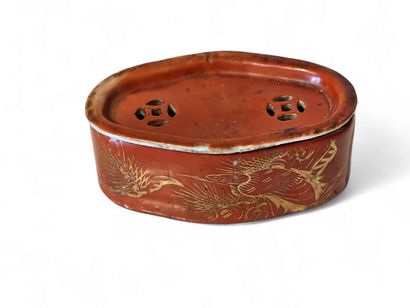 CHINA
Small red porcelain cricket box decorated...