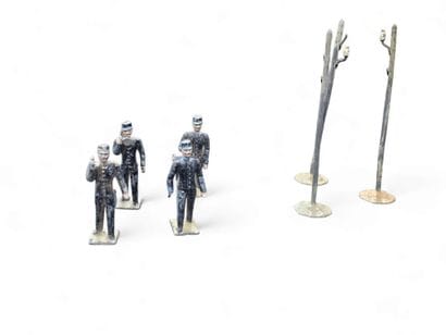 CBG Mignot half round painted lead hump Set...