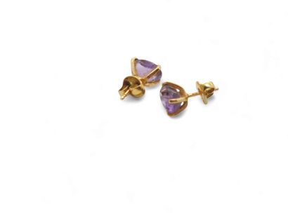 PENDANT in 750° yellow gold adorned with...