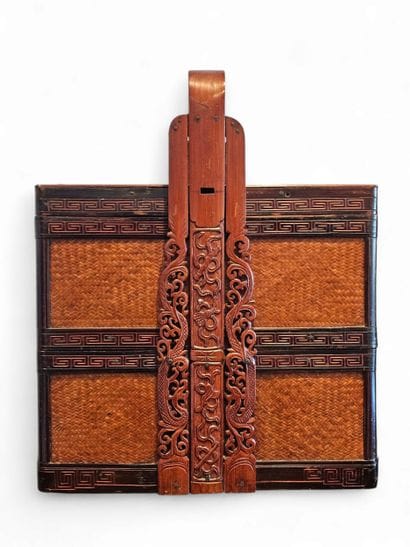 SOUTH CHINA VIETNAM Rectangular picnic basket...