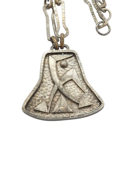 Metal SAUTOIR with hammered pendant
In the...