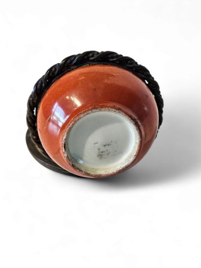 CHINA
Small orange enameled porcelain tobacco...