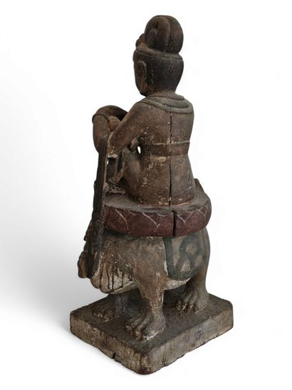 CHINA - 20th century
Carved wooden statue...