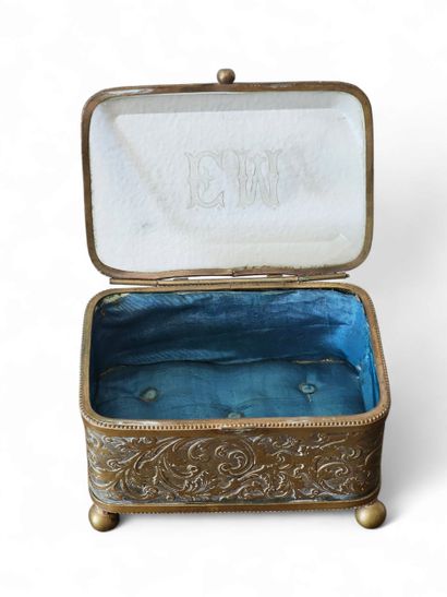 SMALL rectangular JEWELRY CASE, in chased...