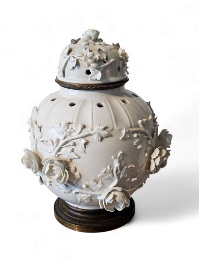 FRENCH WORK | XIXth century White porcelain...
