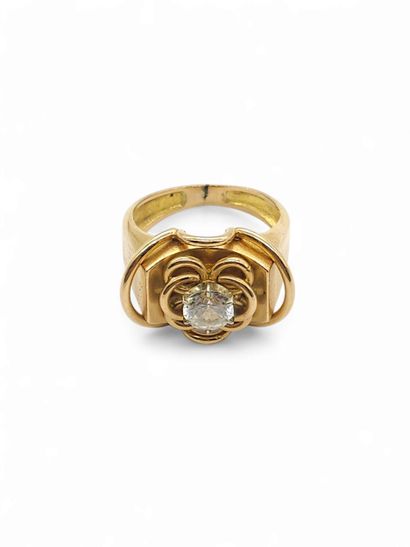 RING in yellow gold 750° set with a white...
