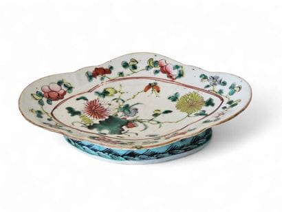 CHINA 
Small oblong polychrome porcelain...