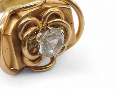 RING in yellow gold 750° set with a white...