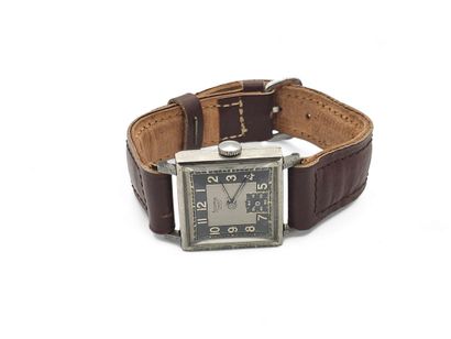 HUMA 500
Wristwatch, square steel case, black...