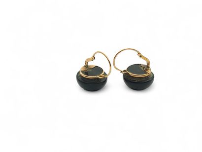 PAIR OF Dormeuses in 750° yellow gold set...