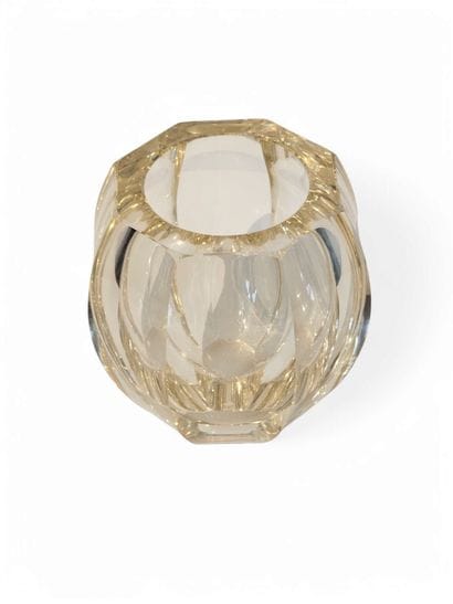 DAUM NANCY 
Vase boule en cristal à pans...