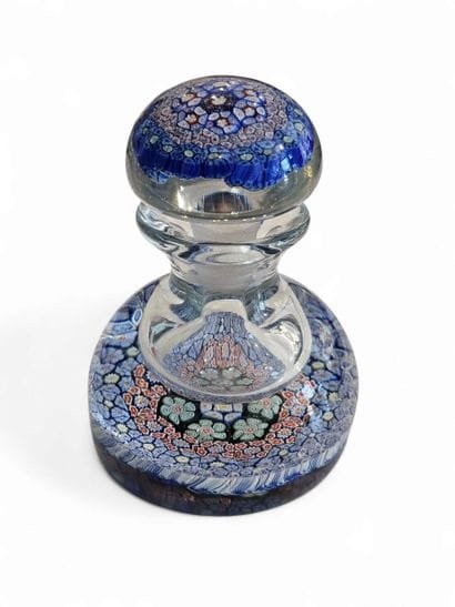 TRAVAIL Xxème siècle
Flacon en verre soufflé...