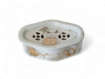 CHINA
Small white porcelain cricket box decorated...