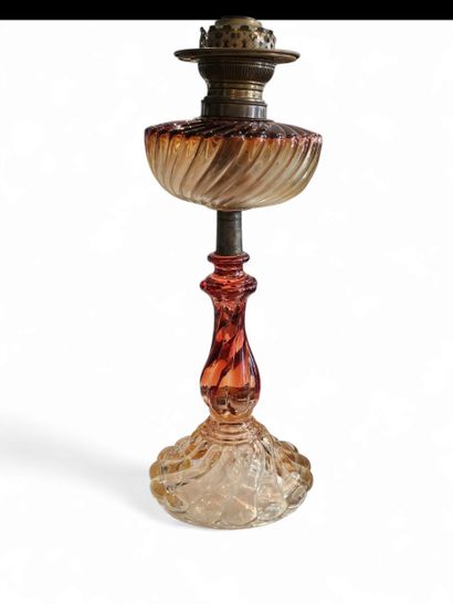 BACCARAT
Lampe à pétrole en cristal rouge...