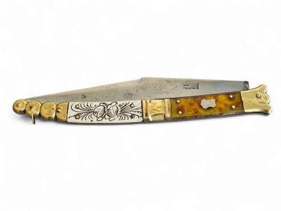 WHITE GUN 
Navaja by Thiers 
Blade marked...