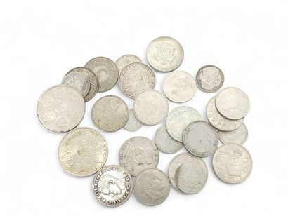 IMPORTANT LOT of silver coins 
Twenty-five...