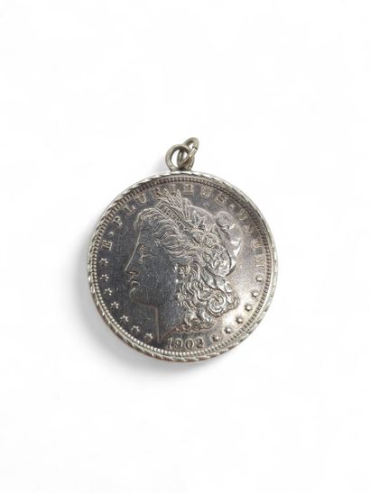 UNITED STATES
A 1 dollar 1902 piece mounted...