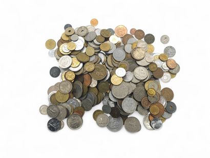 IMPORTANT LOT OF EUROPEAN CURRENCIES (including...