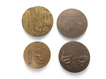 Set of 31 commemorative bronze medals from...