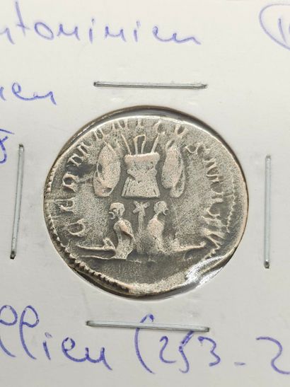 ROMAN EMPIRE
Six Gallian Antoninians (253-268)
Two...