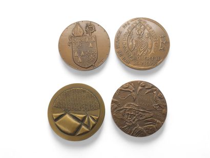 Set of 31 commemorative bronze medals from...