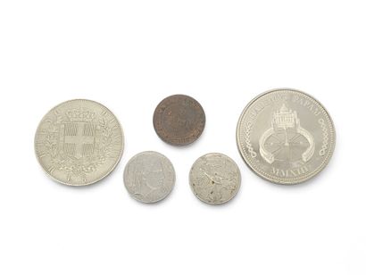 ITALY AND PAPUA
Five coins and medals :
a...